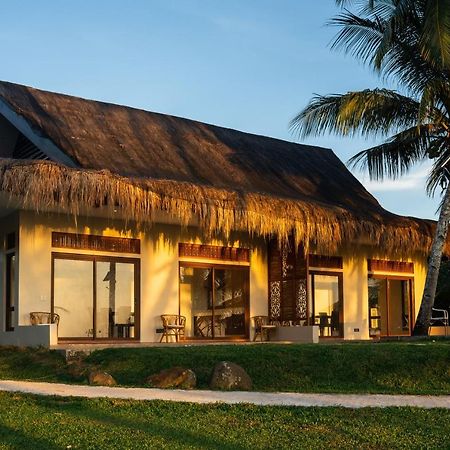Costa Celine Beach Resort Kinablangan Exteriör bild