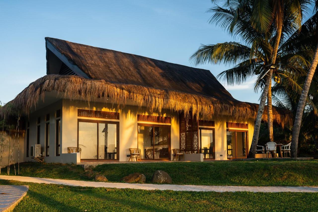 Costa Celine Beach Resort Kinablangan Exteriör bild